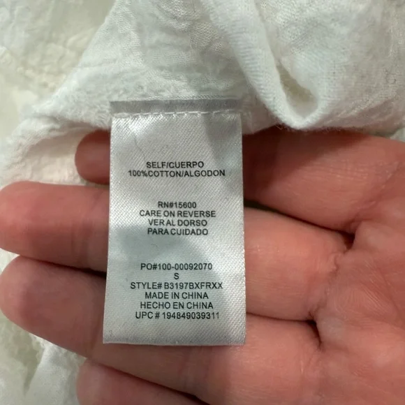 Democracy Elegant White Lace trim Women's Top - Picture 8 of 8